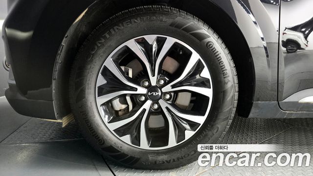Kia Carnival (IV) Gasoline 9-Seater Signature 2023 — фото 5
