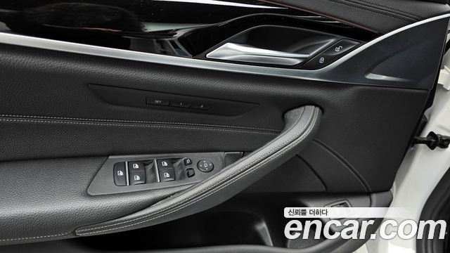 BMW 5 Series (G30) 520i Luxury 2019 — фото 16