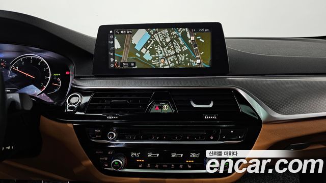 BMW 5 Series (G30) 530i xDrive M Sport Package 2018 — фото 14