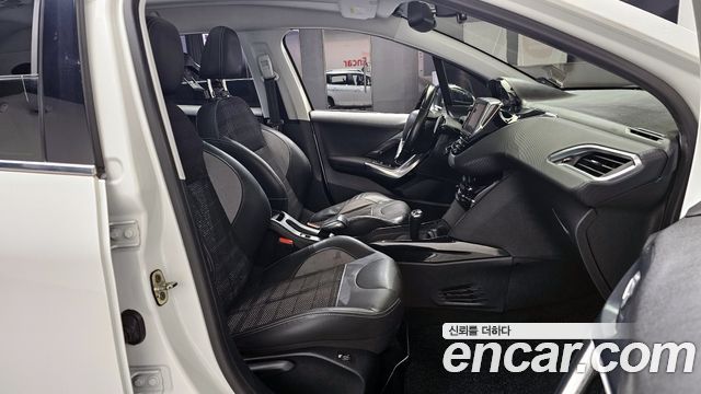 Peugeot 2008 1.6 e-HDi Feline S 2015 — фото 10