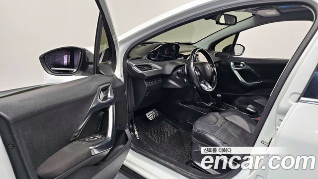 Peugeot 2008 1.6 e-HDi Feline S 2015 — фото 11