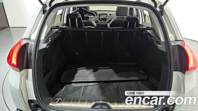 Peugeot 2008 1.6 e-HDi Feline S 2015 — фото 20