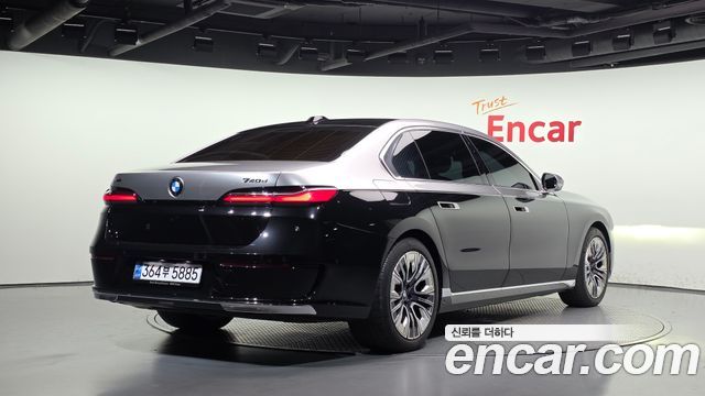 BMW 7 Series (G70) 740d xDrive Design Pure Excellence 2023 — фото 2