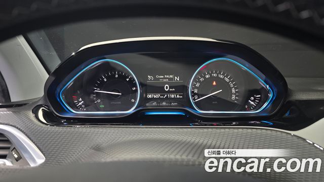 Peugeot 2008 1.6 e-HDi Feline L 2015 — фото 8