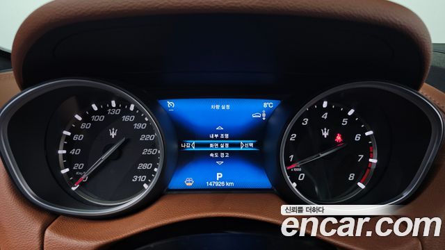 Maserati Levante 3.0 AWD Premium 2018 — фото 8