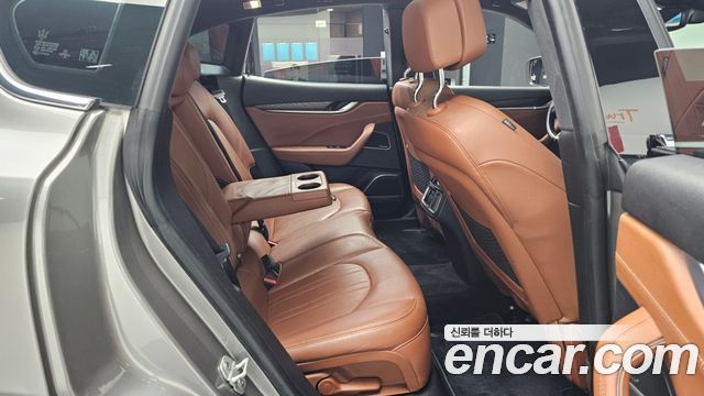 Maserati Levante 3.0 AWD Premium 2018 — фото 16