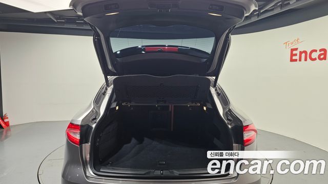 Maserati Levante 3.0 AWD Premium 2018 — фото 24