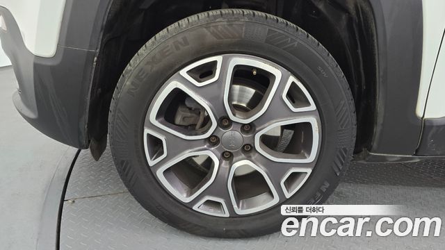Jeep Renegade 2.0 Diesel Limited AWD 2015 — фото 5