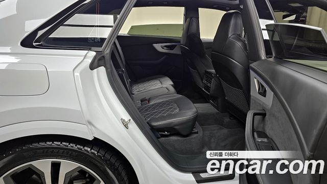 Audi Q8 (4M) 55 TFSI Quattro Premium 2023 — фото 15