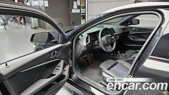 BMW 1 Series (F40) 120i M Sports 2024 — фото 10