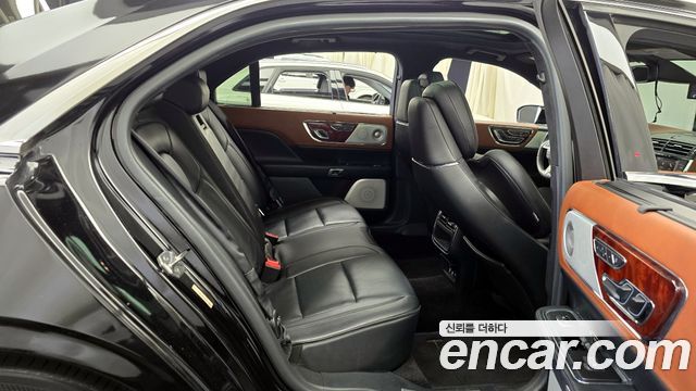 Lincoln Continental (X) 3.0 Presidential AWD 2017 — фото 12
