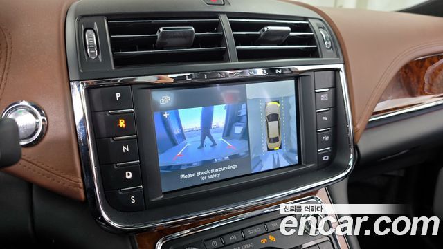 Lincoln Continental (X) 3.0 Presidential AWD 2017 — фото 15