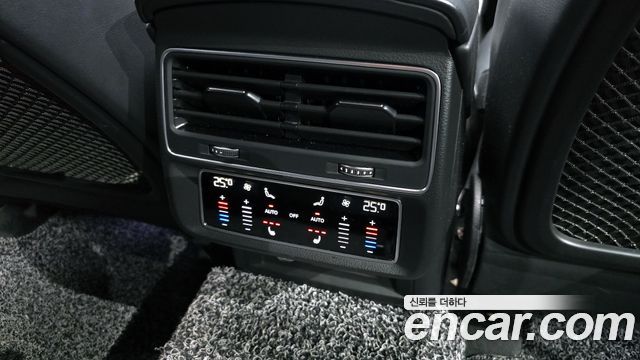 Audi Q8 (4M) 55 TFSI Quattro Premium 2021 — фото 19