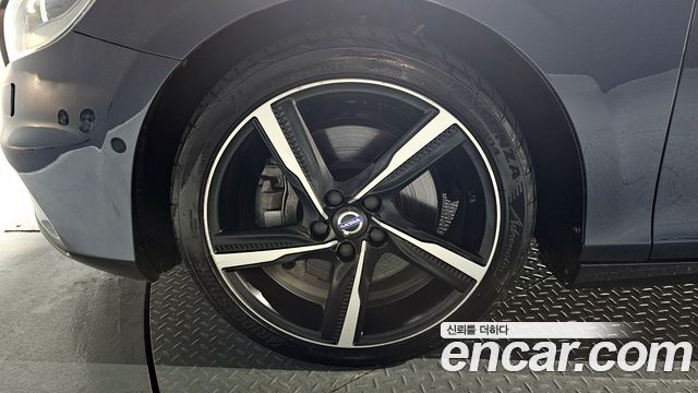 Volvo V40 T5 2nd 2015 — фото 5