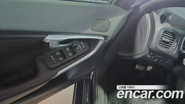 Volvo V40 T5 2nd 2015 — фото 17