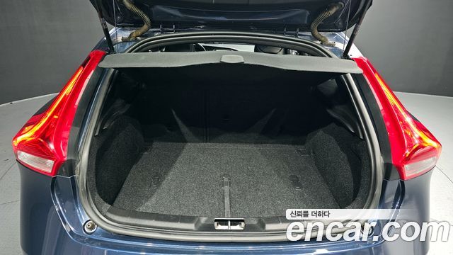 Volvo V40 T5 2nd 2015 — фото 24