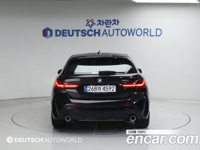 BMW 1 Series (F40) 120i M Sports 2023 — фото 4