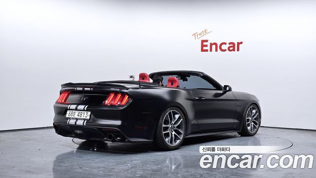 Ford Mustang GT Convertible 2015 — фото 2