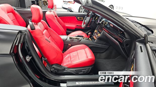 Ford Mustang GT Convertible 2015 — фото 10