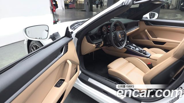 Porsche 911 (992) Carrera Cabriolet 2024 — фото 16