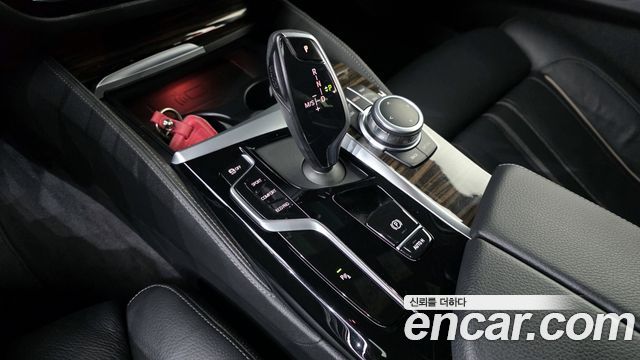 BMW 5 Series (G30) 520i M Sport 2022 — фото 9