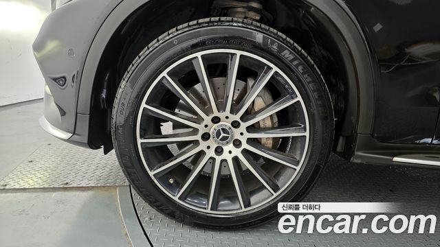 Mercedes-Benz GLC-Class (X253) GLC300 4MATIC AMG Line 2019 — фото 5
