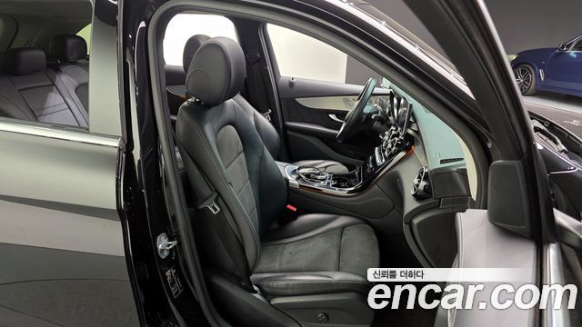 Mercedes-Benz GLC-Class (X253) GLC300 4MATIC AMG Line 2019 — фото 12