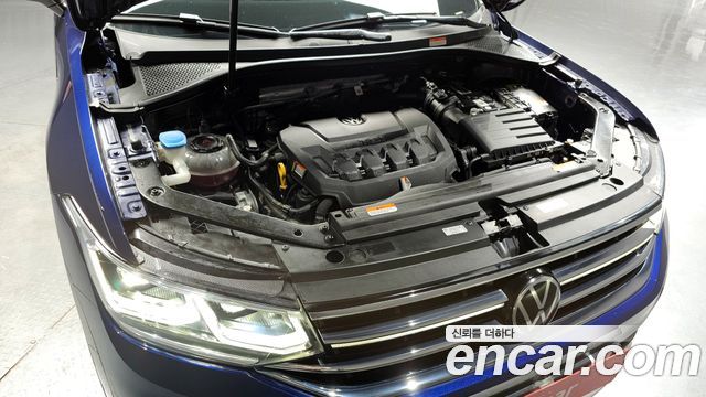 Volkswagen Tiguan Allspace 2.0 TSI Prestige 2022 — фото 6