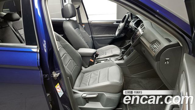Volkswagen Tiguan Allspace 2.0 TSI Prestige 2022 — фото 10