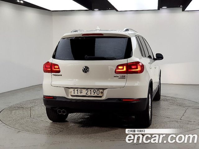 Volkswagen Tiguan 2.0 TDI Comfort 5N 2015 — фото 3