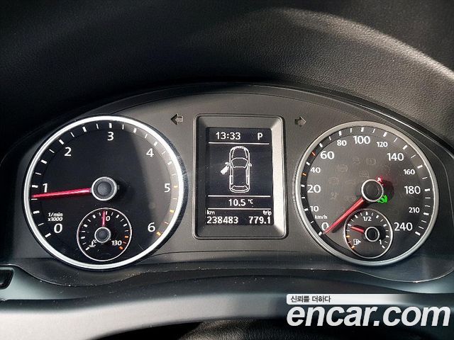 Volkswagen Tiguan 2.0 TDI Comfort 5N 2015 — фото 7