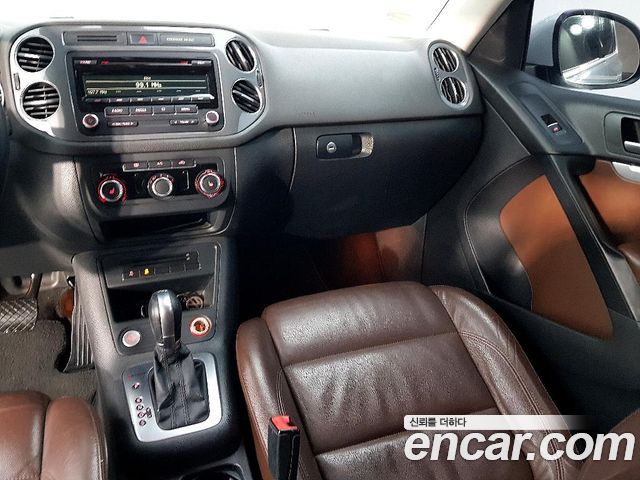 Volkswagen Tiguan 2.0 TDI Comfort 5N 2015 — фото 10