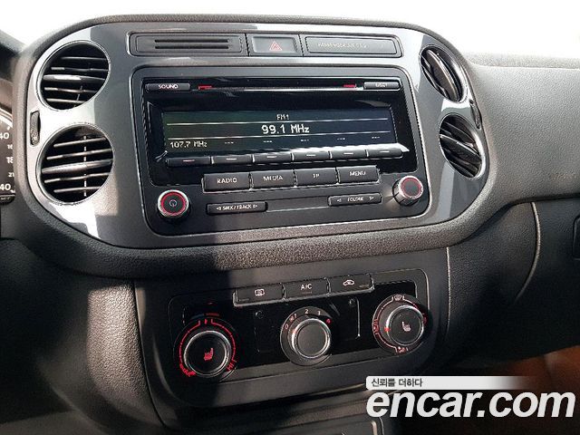 Volkswagen Tiguan 2.0 TDI Comfort 5N 2015 — фото 16