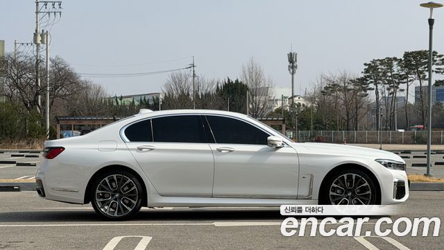 BMW 7 Series (G11) 740d xDrive M Sport 2021 — фото 16