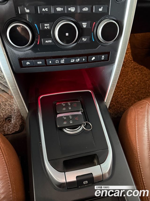 Land Rover Discovery Sport 2.0 TD4 HSE Luxury 2016 — фото 15