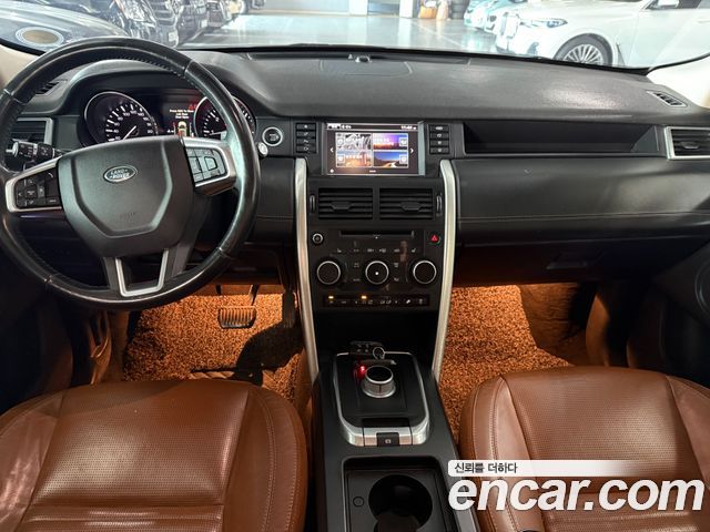 Land Rover Discovery Sport 2.0 TD4 HSE Luxury 2016 — фото 17