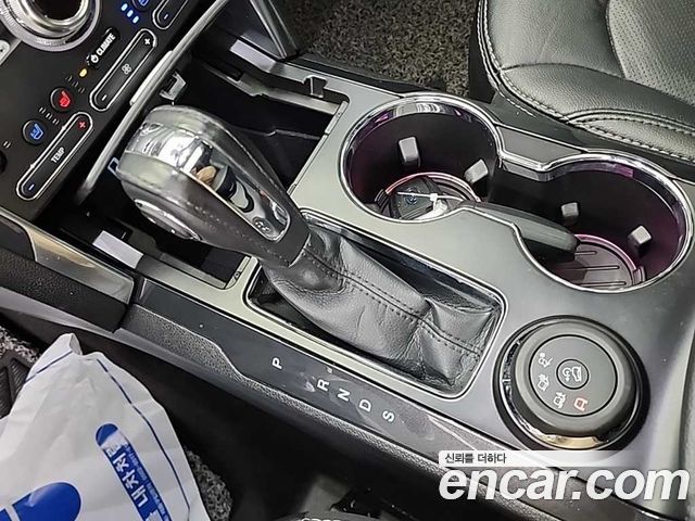 Ford Explorer 2.3 Limited 4WD 5th 2018 — фото 8
