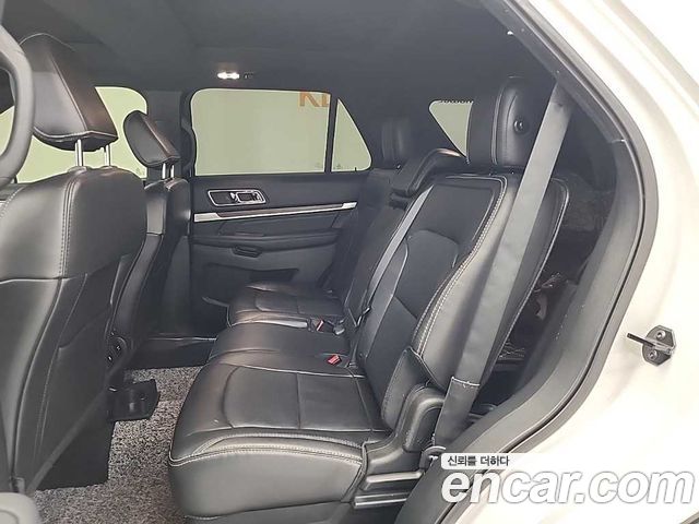 Ford Explorer 2.3 Limited 4WD 5th 2018 — фото 16