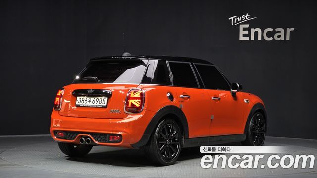 MINI Cooper S 5Door Standard 3rd 2019 — фото 2