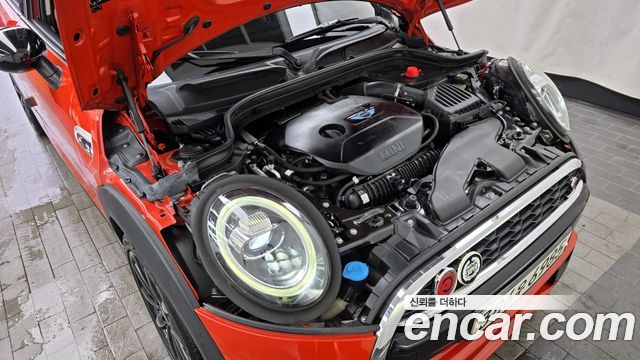 MINI Cooper S 5Door Standard 3rd 2019 — фото 6