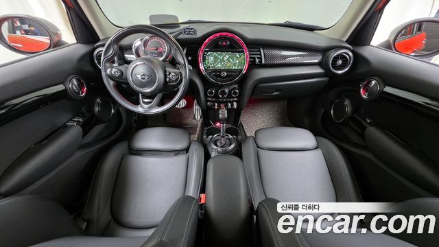 MINI Cooper S 5Door Standard 3rd 2019 — фото 7