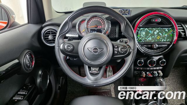 MINI Cooper S 5Door Standard 3rd 2019 — фото 17