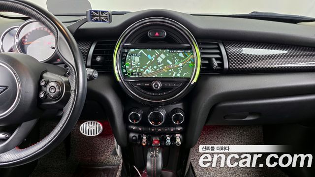 MINI Cooper S 5Door Standard 3rd 2019 — фото 18