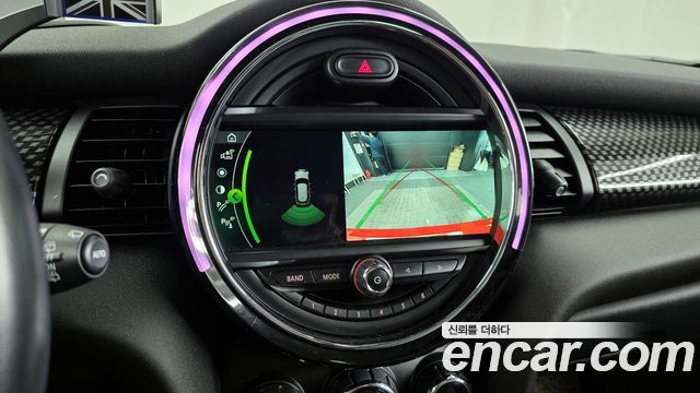 MINI Cooper S 5Door Standard 3rd 2019 — фото 19