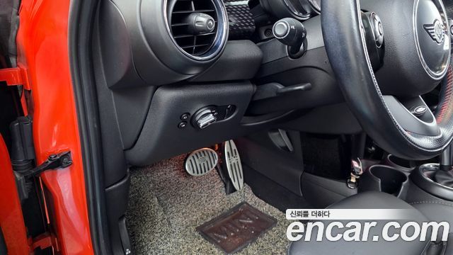MINI Cooper S 5Door Standard 3rd 2019 — фото 20