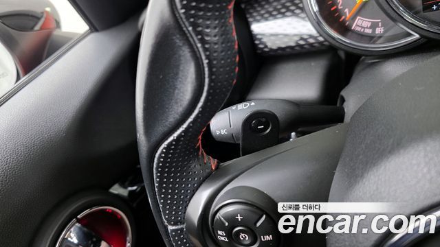 MINI Cooper S 5Door Standard 3rd 2019 — фото 22
