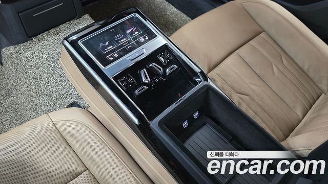 Audi A8 (D5) 55 TFSI Quattro LWB 2020 — фото 21
