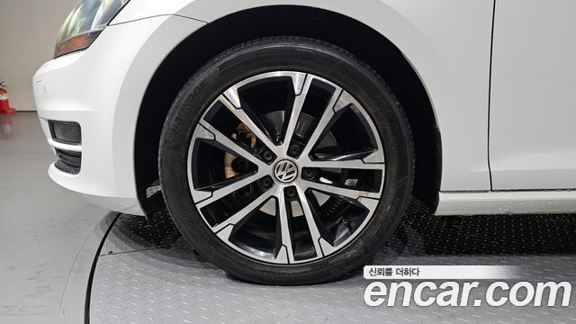 Volkswagen Golf (VII) 2.0 TDI Premium 2016 — фото 5