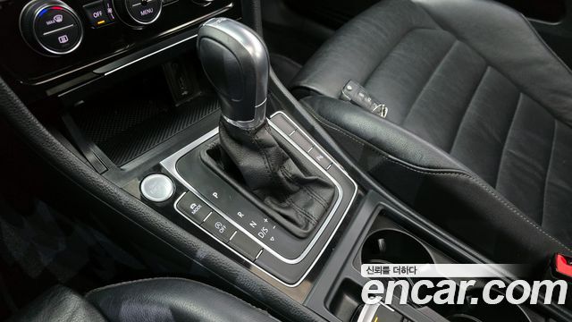 Volkswagen Golf (VII) 2.0 TDI Premium 2016 — фото 9