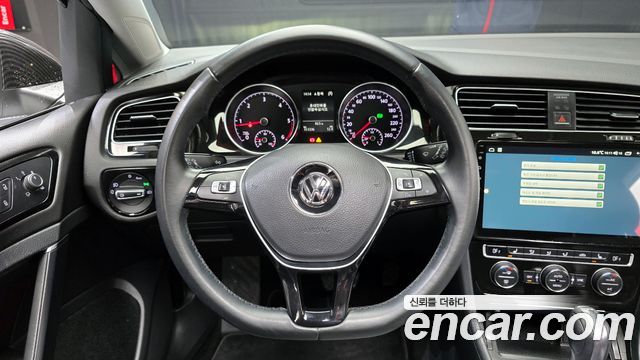 Volkswagen Golf (VII) 2.0 TDI Premium 2016 — фото 13